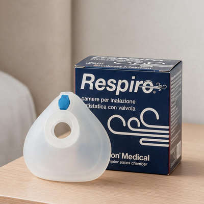 Mascherina blu per distanziatore aerosol Respiro®, vista laterale