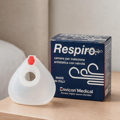Mascherina rossa per distanziatore aerosol Respiro®, vista laterale