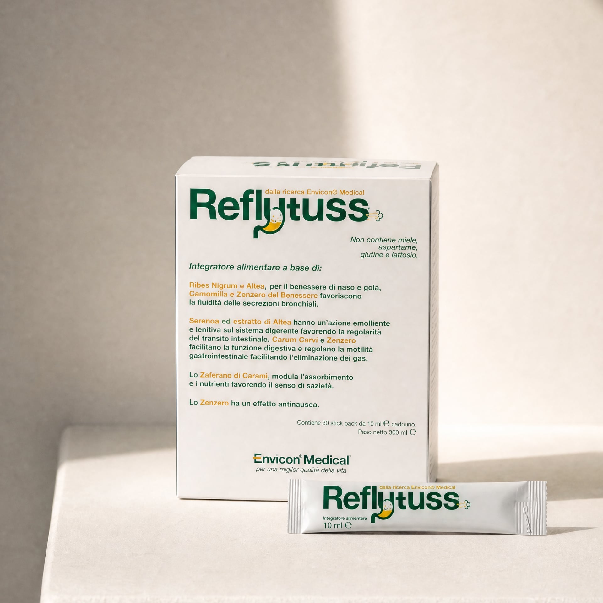 Integratore Reflutuss® sciroppo per il benessere della gola, delle basse vie aeree e del sistema digerente 30 stick pack – primo piano etichetta