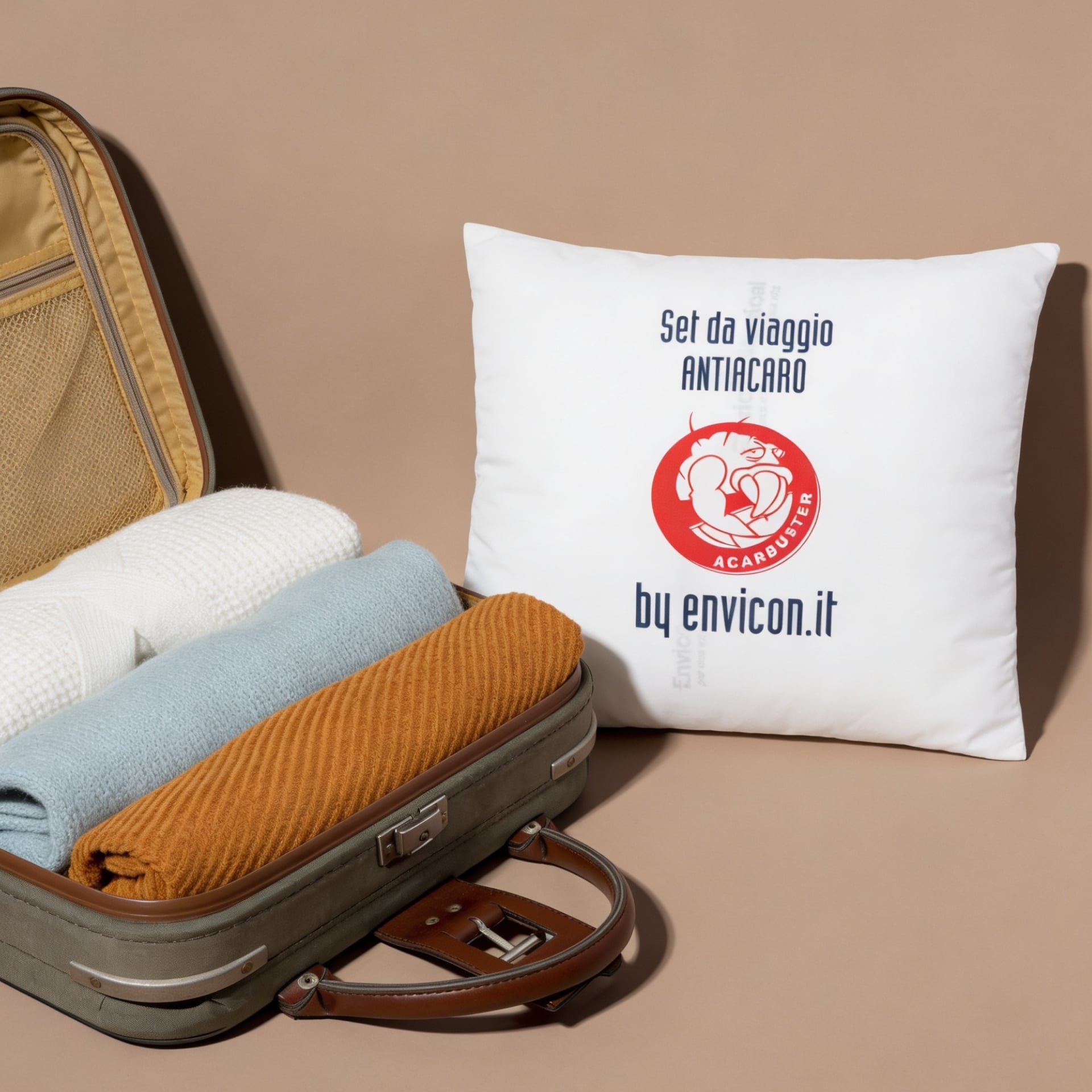 Set da Viaggio Antiacaro Acarbuster® – in valigia, ambientazione